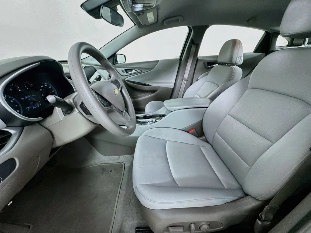Used 2025 Gray Chevrolet LT image 25