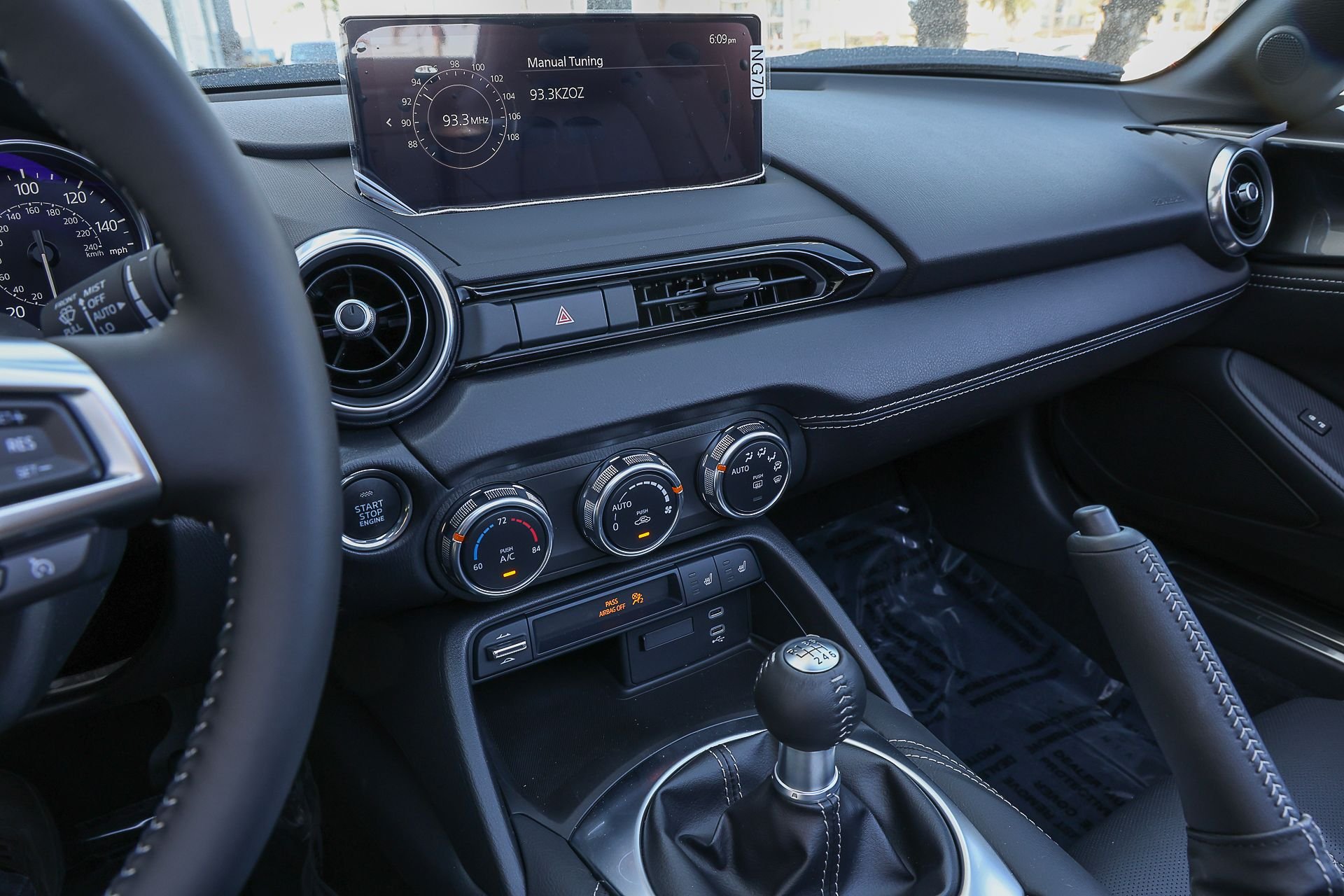 2026 Mazda MX-5 GT - Photo 11