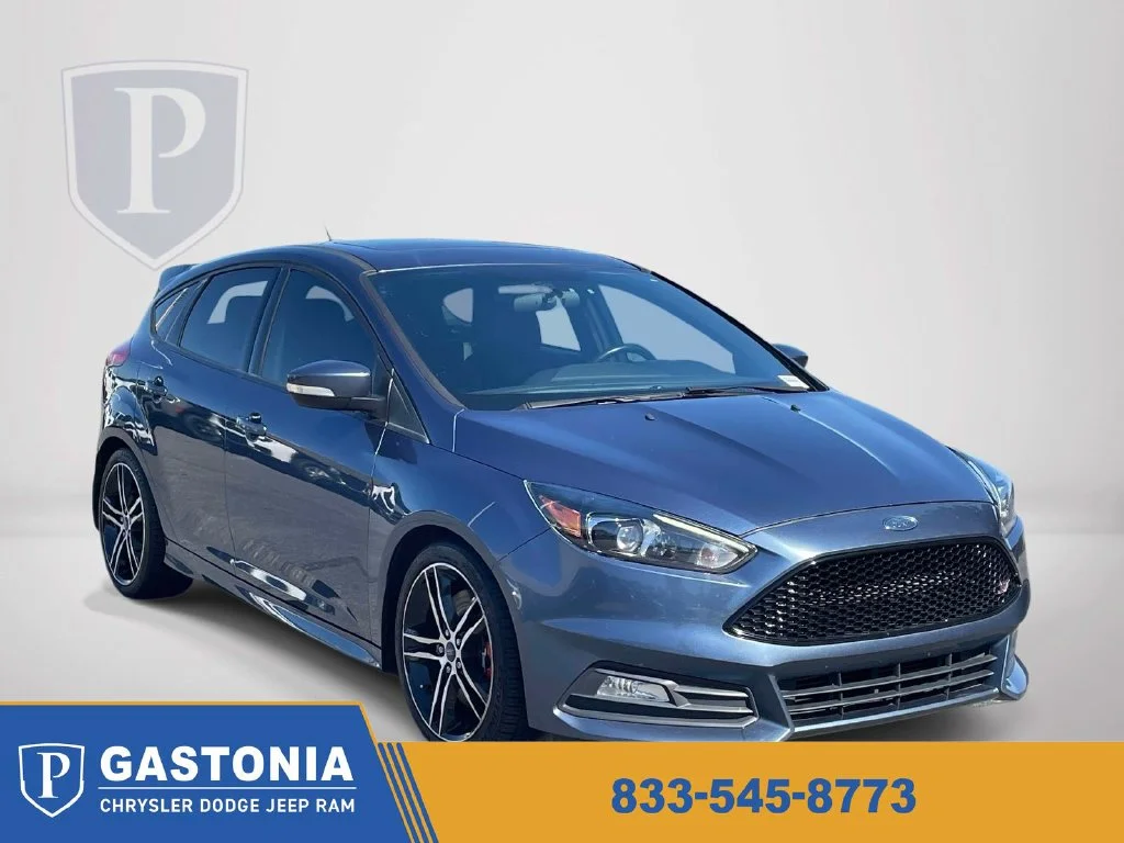 Used 2018 Blue Ford ST image 1