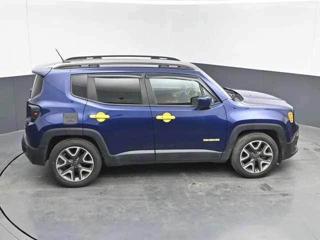 Used 2017 Blue Jeep Latitude image 37
