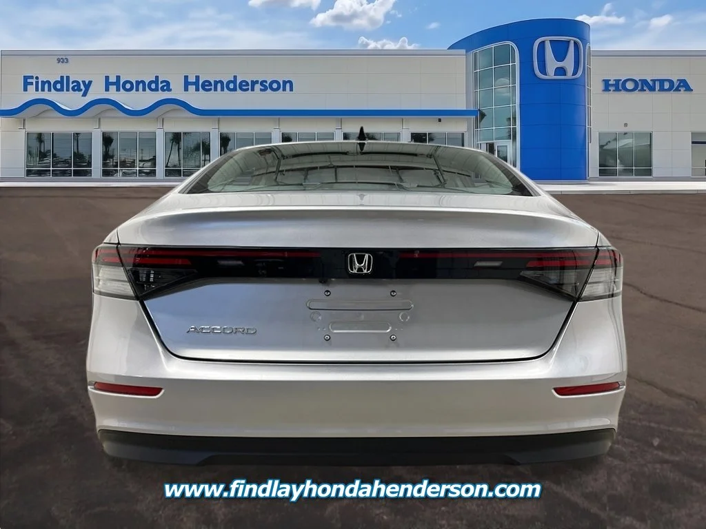 New 2026 Solar Silver Metallic Honda SE image 4