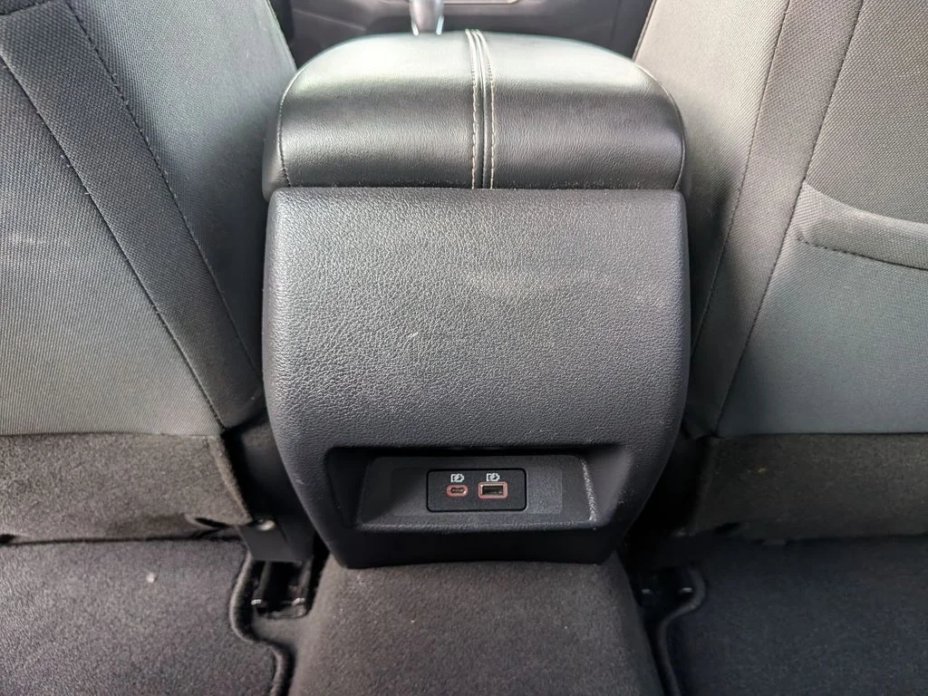 Used 2022 Silver Nissan 2.5 SV image 26