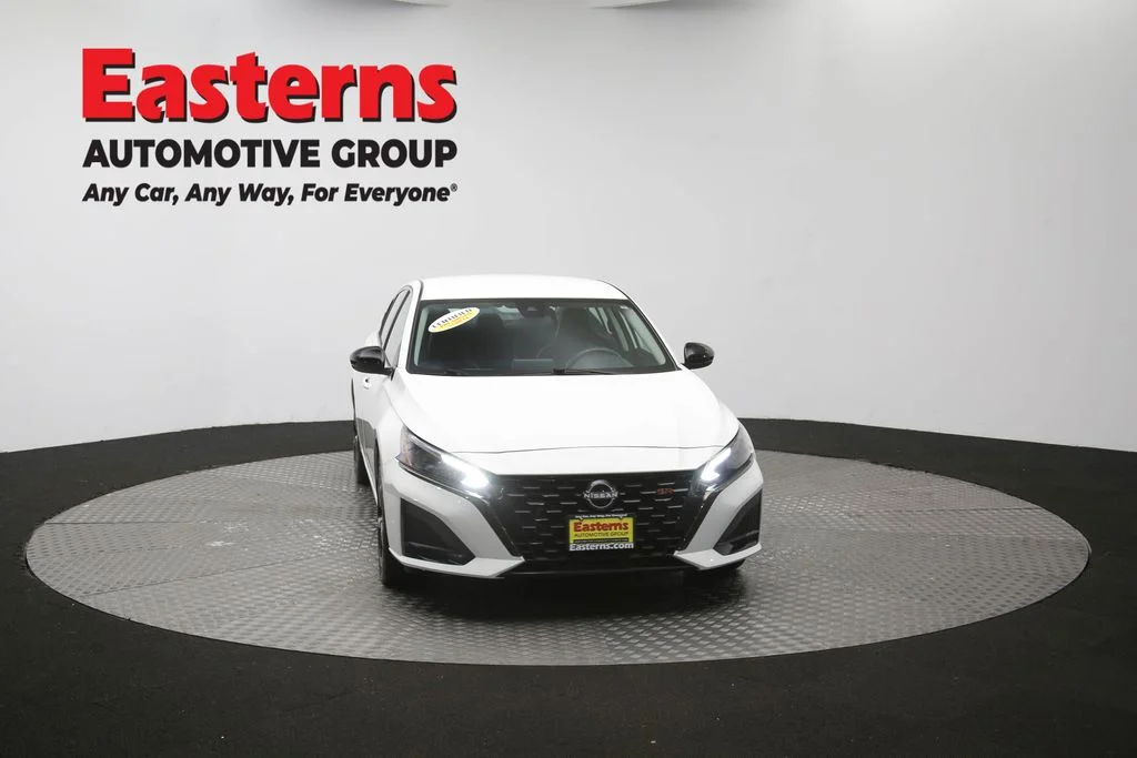 Used 2024 White Nissan 2.5 SR image 51