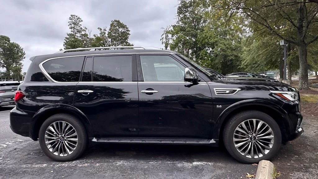 Used 2019 Black Obsidian INFINITI LUXE image 4