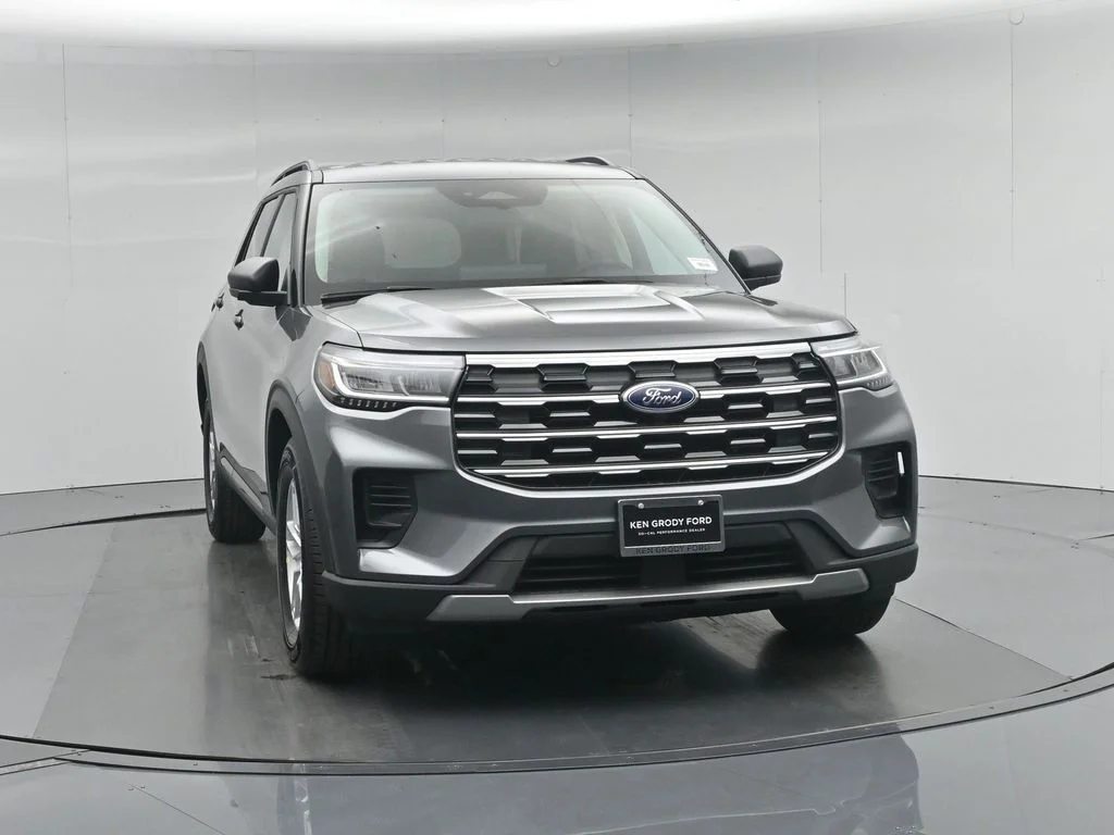 New 2026 Carbonized Gray Metallic Ford Active image 54