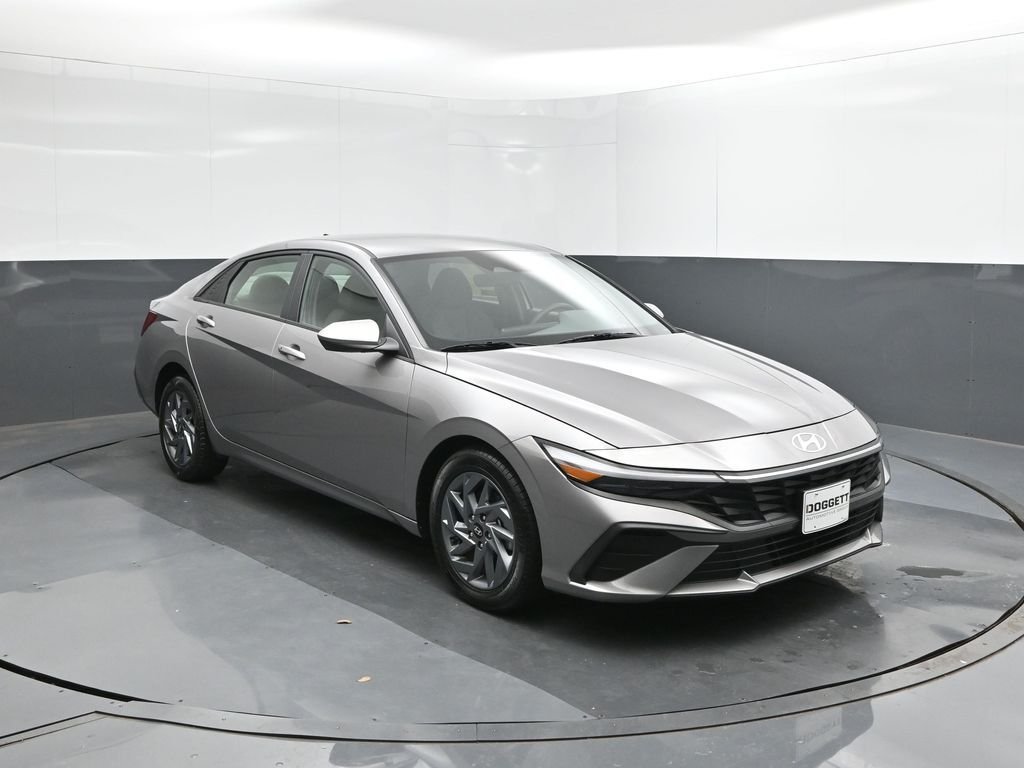 Used 2024 Silver Hyundai SEL image 26