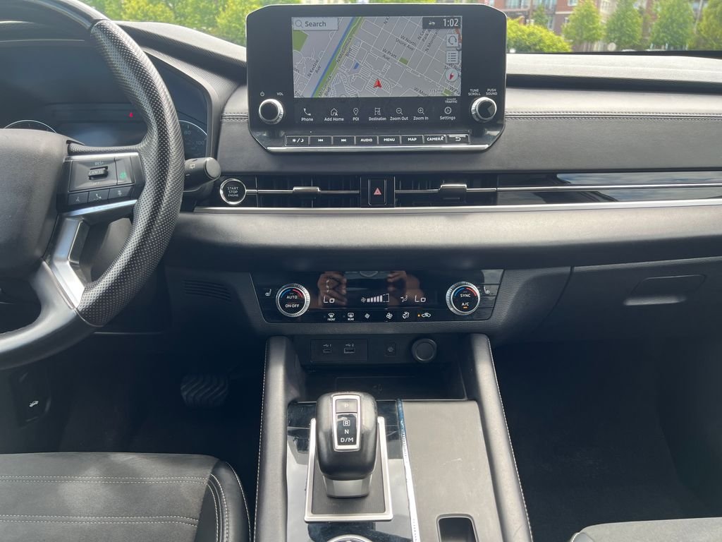 Used 2024  Mitsubishi SE image 24