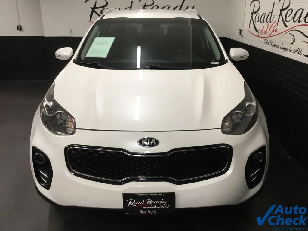 Used 2018 White Kia EX image 4
