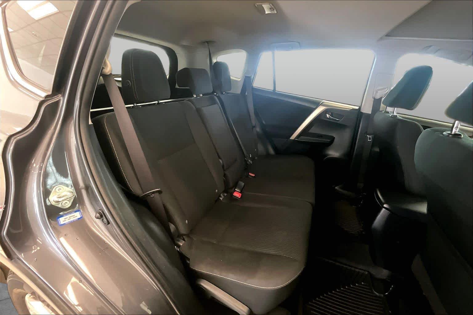 Used 2015 Magnetic Gray Metallic Toyota XLE image 19