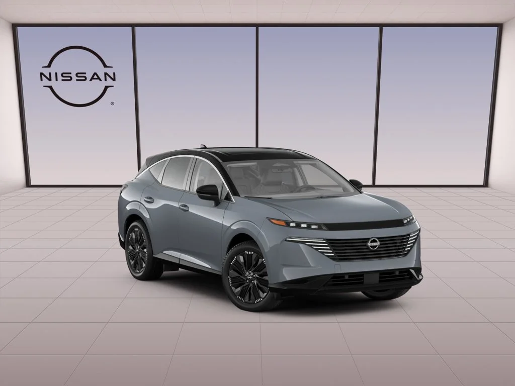 New 2027 Gray Nissan Platinum image 3