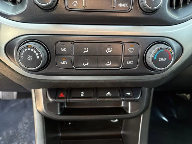 2022 Chevrolet Colorado LT - Photo 29