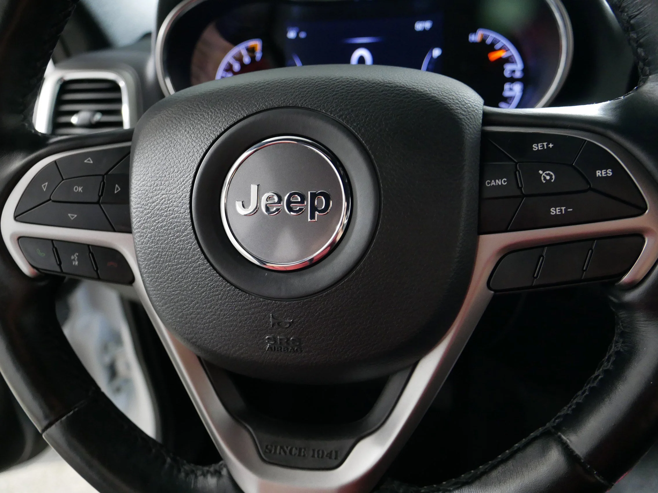 Used 2021 Bright White Clearcoat Jeep Laredo X image 25