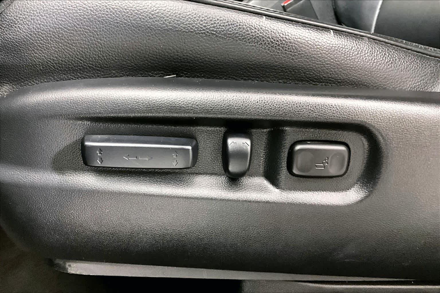 Used 2015 Crystal Black Pearl Honda Touring image 30