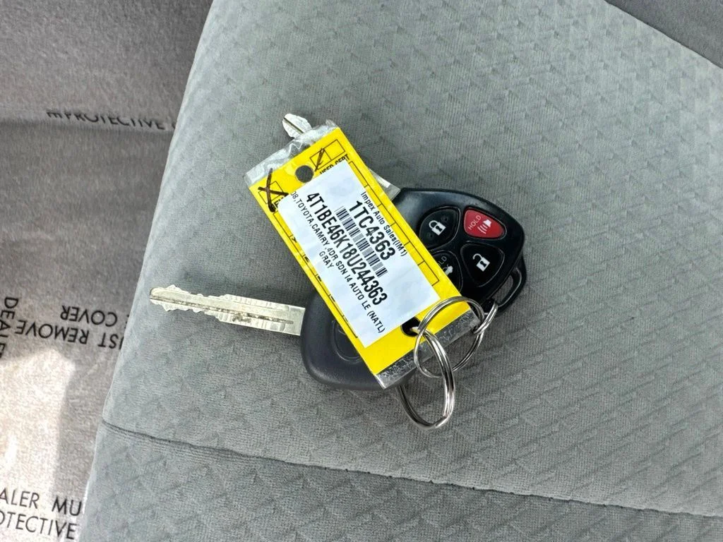 Used 2008 Gray Toyota LE image 31