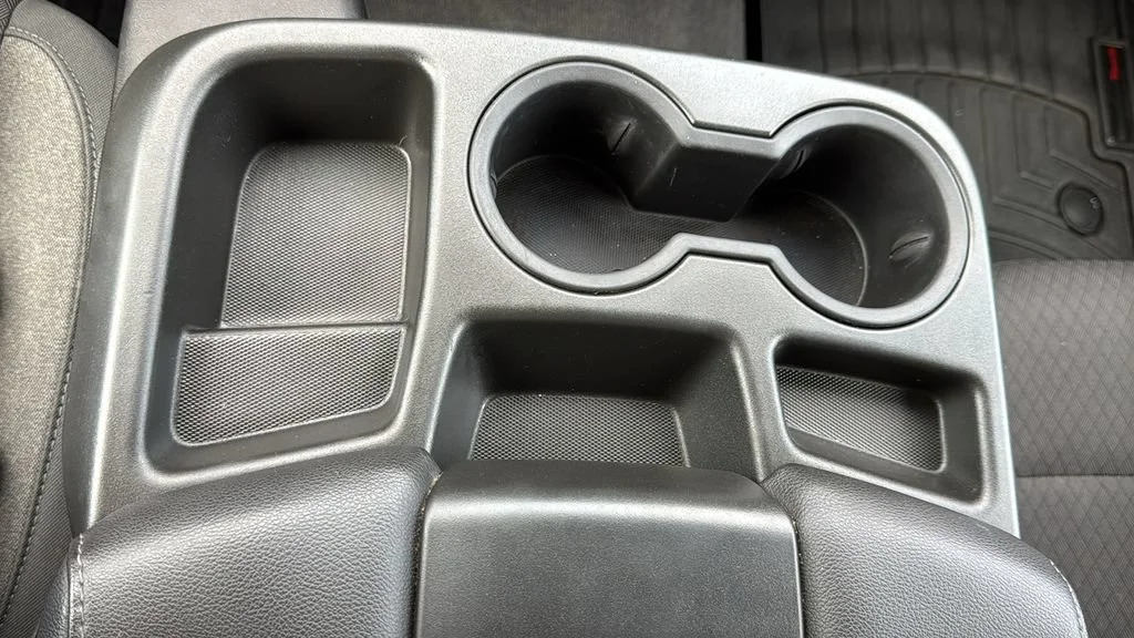 Used 2020 SILVER ICE METALLIC Chevrolet LT image 25