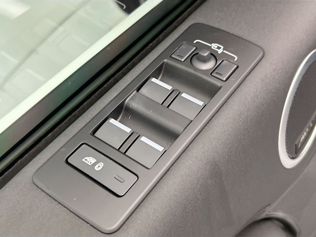 2025 Land Rover Discovery S - Photo 22