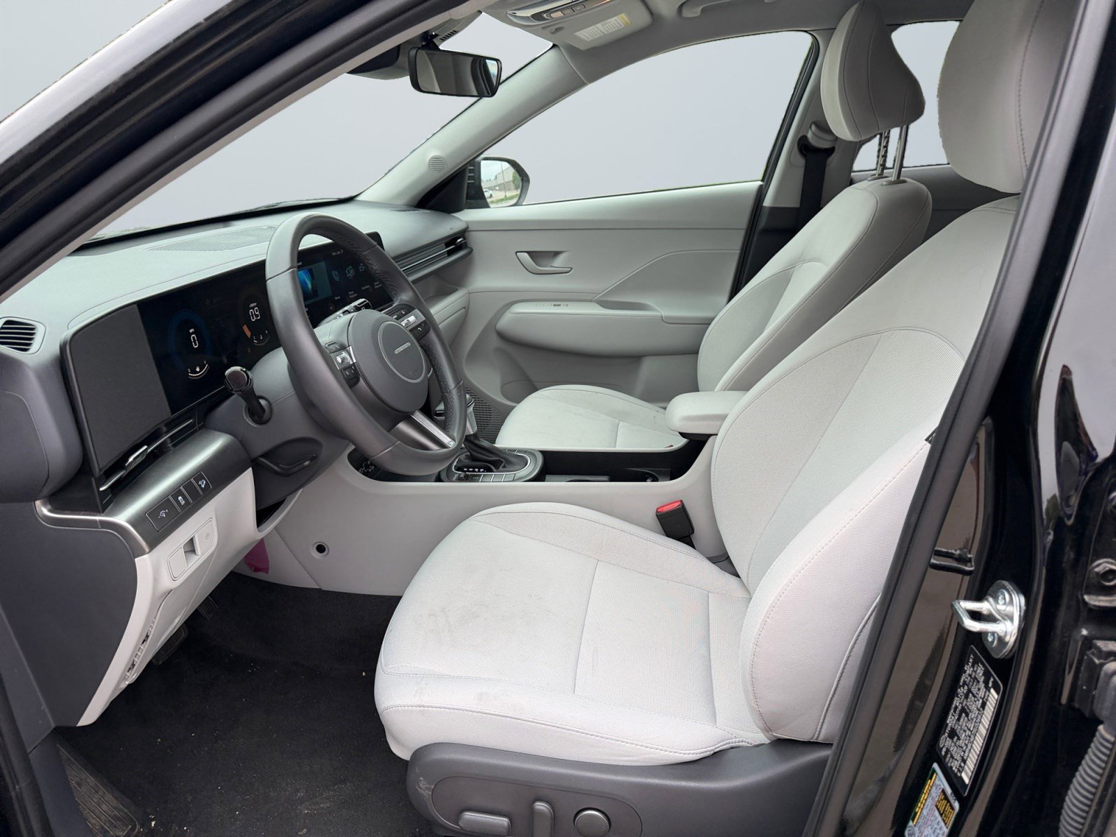 2025 Hyundai Kona SEL - Photo 9