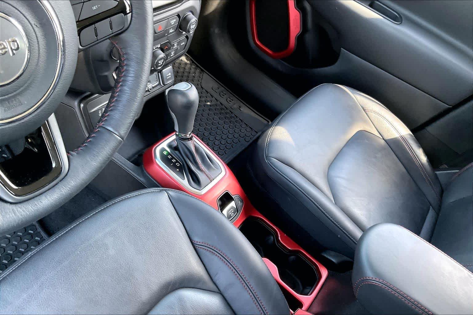 Certified Used 2022 BLACK CLEAR COAT Jeep Trailhawk image 16