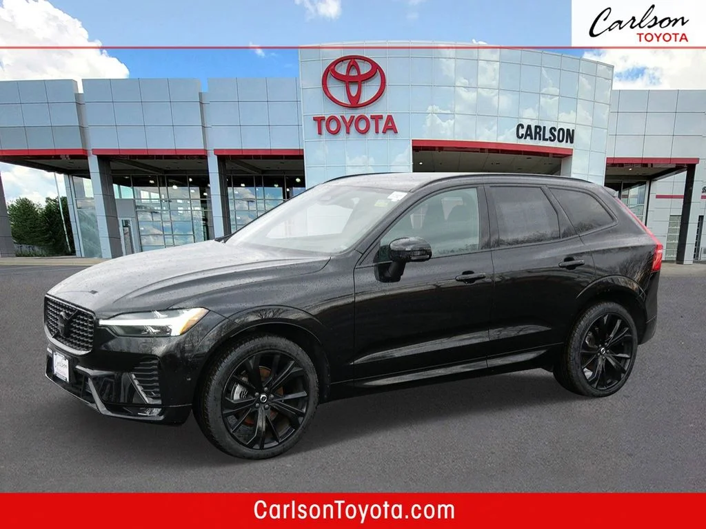 2024 Volvo XC60 B5 Ultimate Black Edition Theme AWD's photo