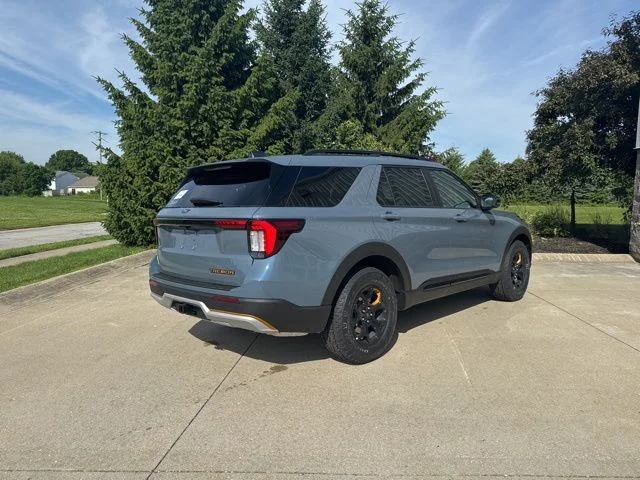 New 2026 Vapor Blue Metallic Ford Tremor® image 4