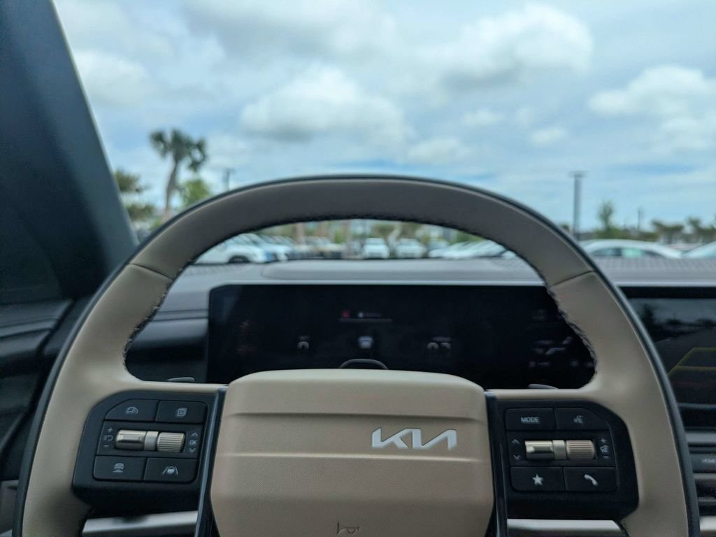 New 2027 Glacial White Kia EX image 30