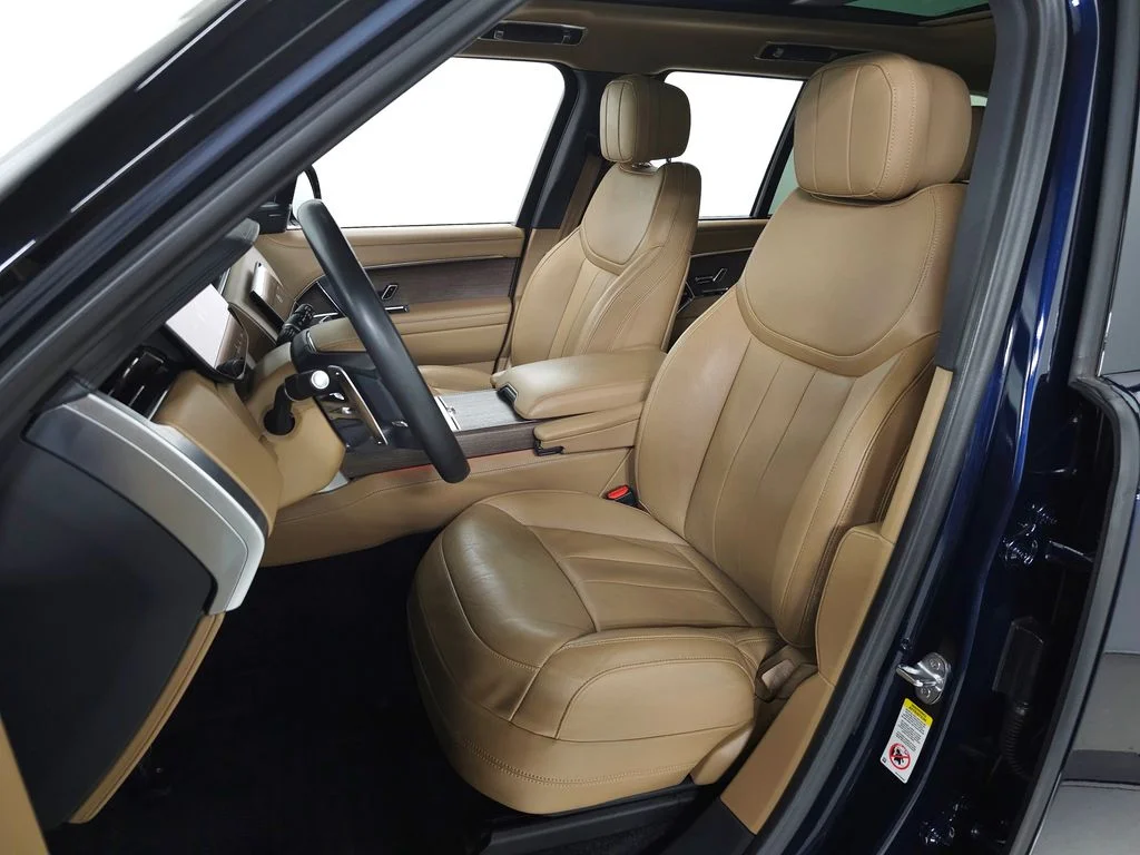 Certified Used 2023 Portofino Blue Metallic Land Rover SE image 18