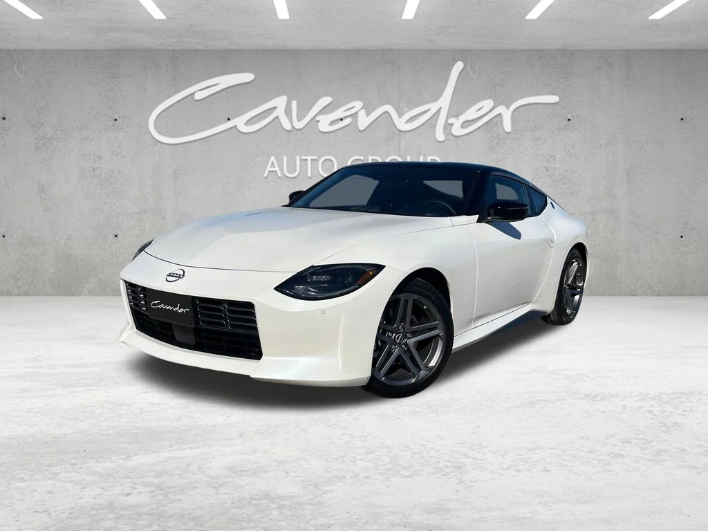 New Pearl White TriCoat / Super Black Two-tone 2026 Nissan Z in