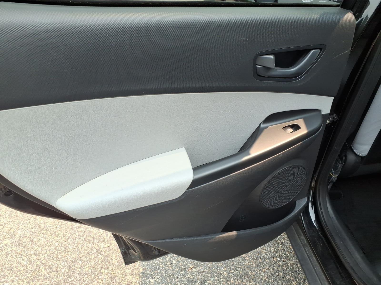 2023 Hyundai Kona SEL - Photo 18