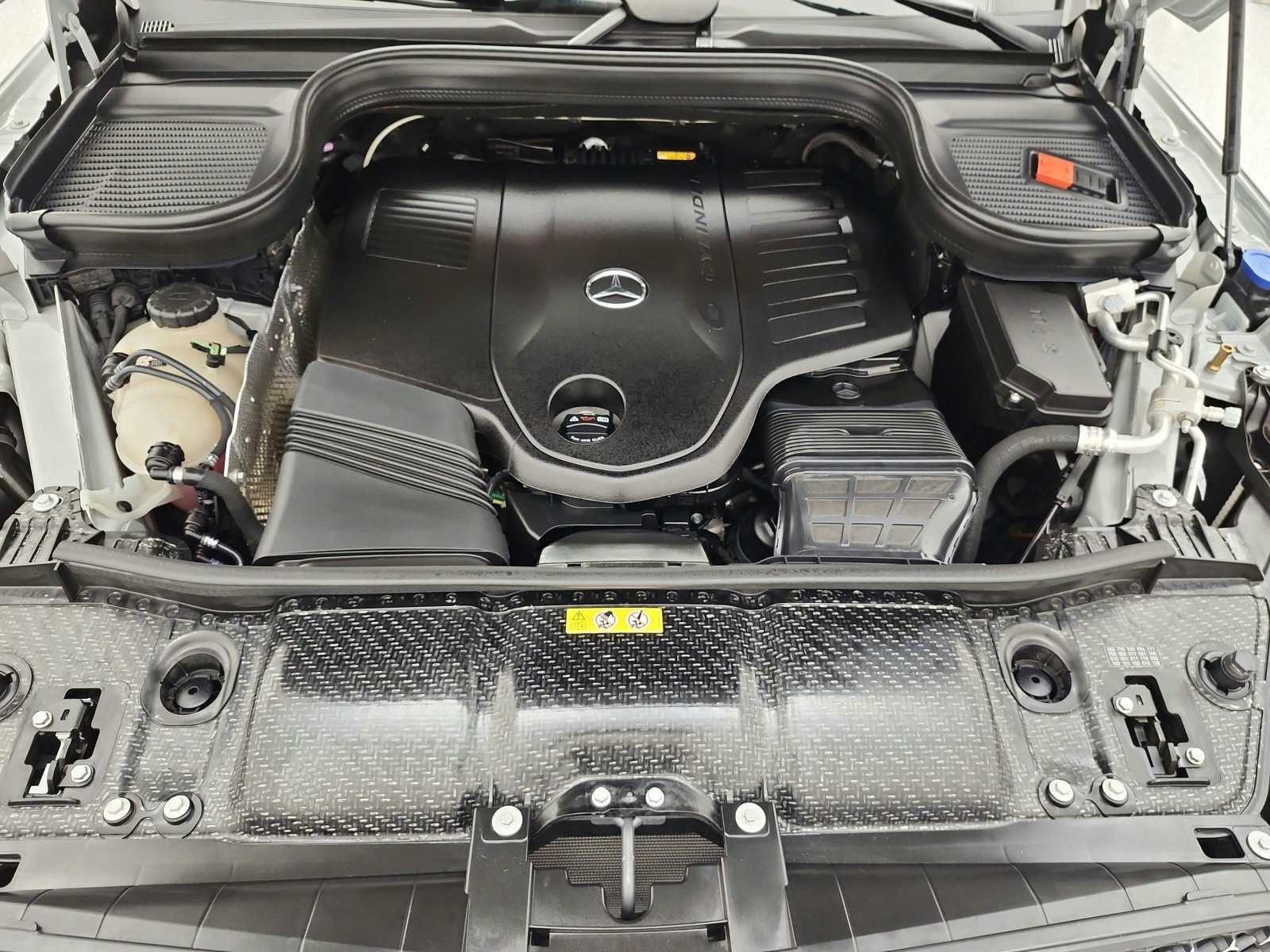 Used 2025 MANUFAKTUR Alpine Grey Mercedes-Benz GLE 450 4MATIC® SUV image 31
