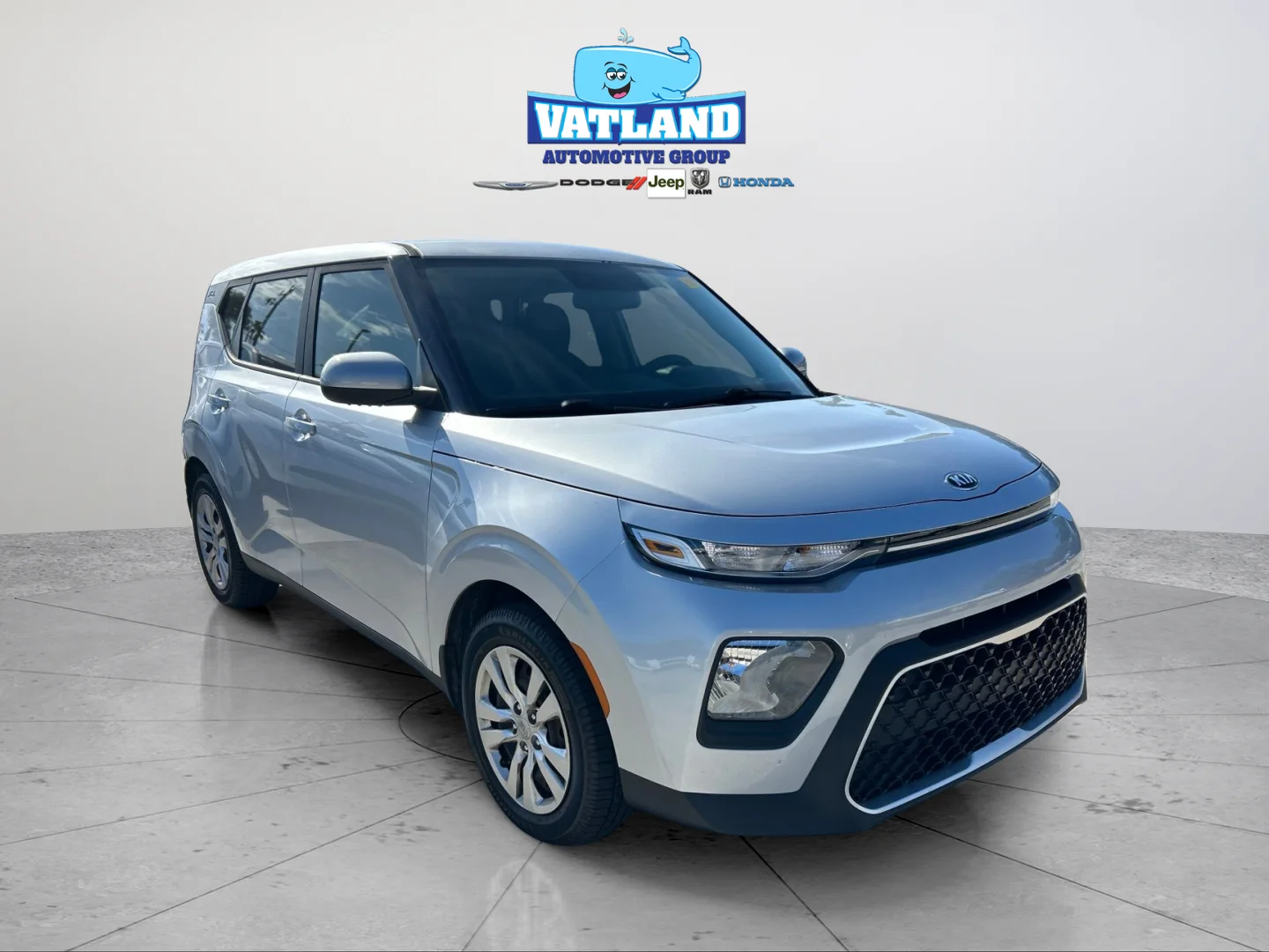 Used 2020 Sparkling Silver Kia LX image 7