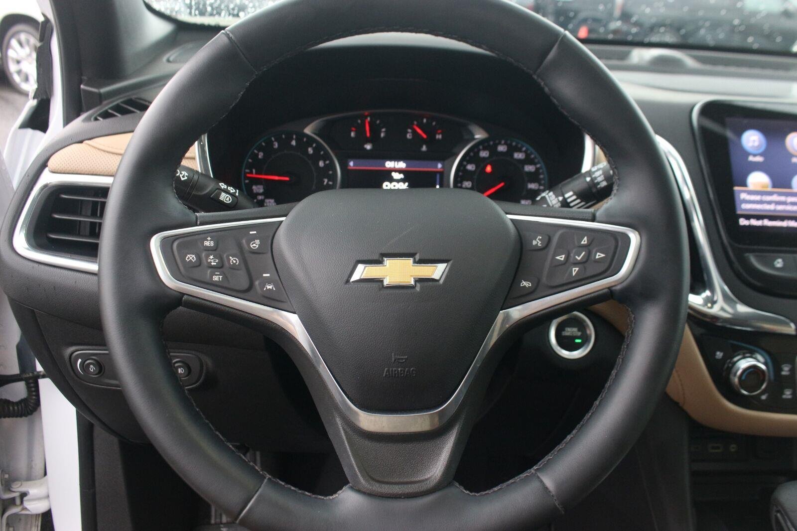 Used 2023 Iridescent Pearl Tricoat Chevrolet Premier image 19