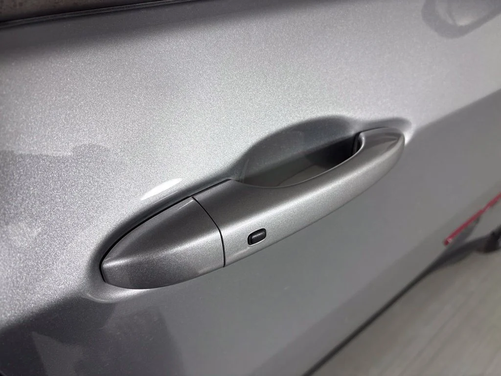 Used 2022 Silver Jeep Trailhawk image 12
