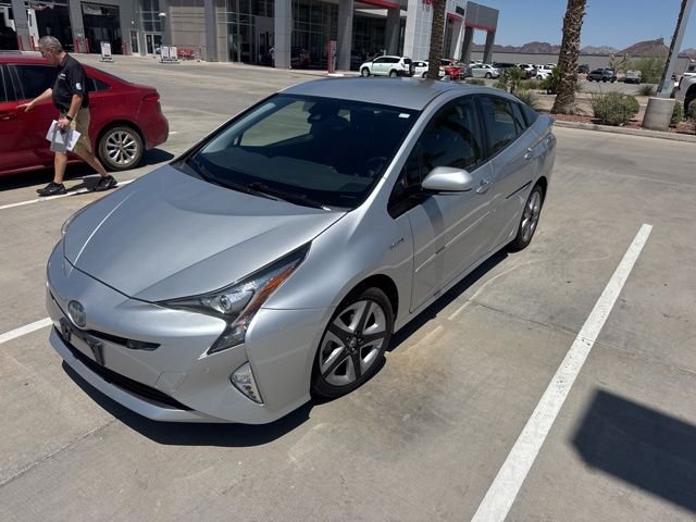 2017 Toyota Prius Three's photo