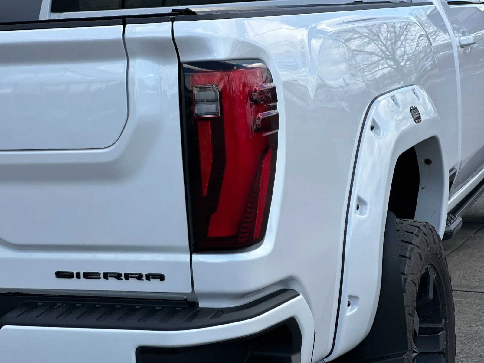 Used 2024 White Frost GMC Denali Ultimate image 24