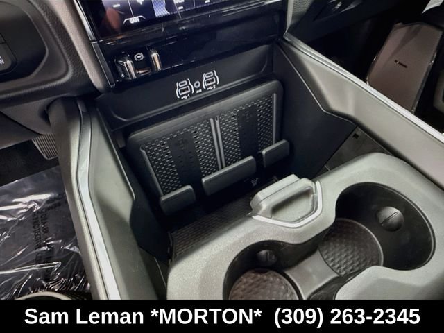 New 2026 Bright White Clear-Coat Exterior Paint Ram Laramie image 35
