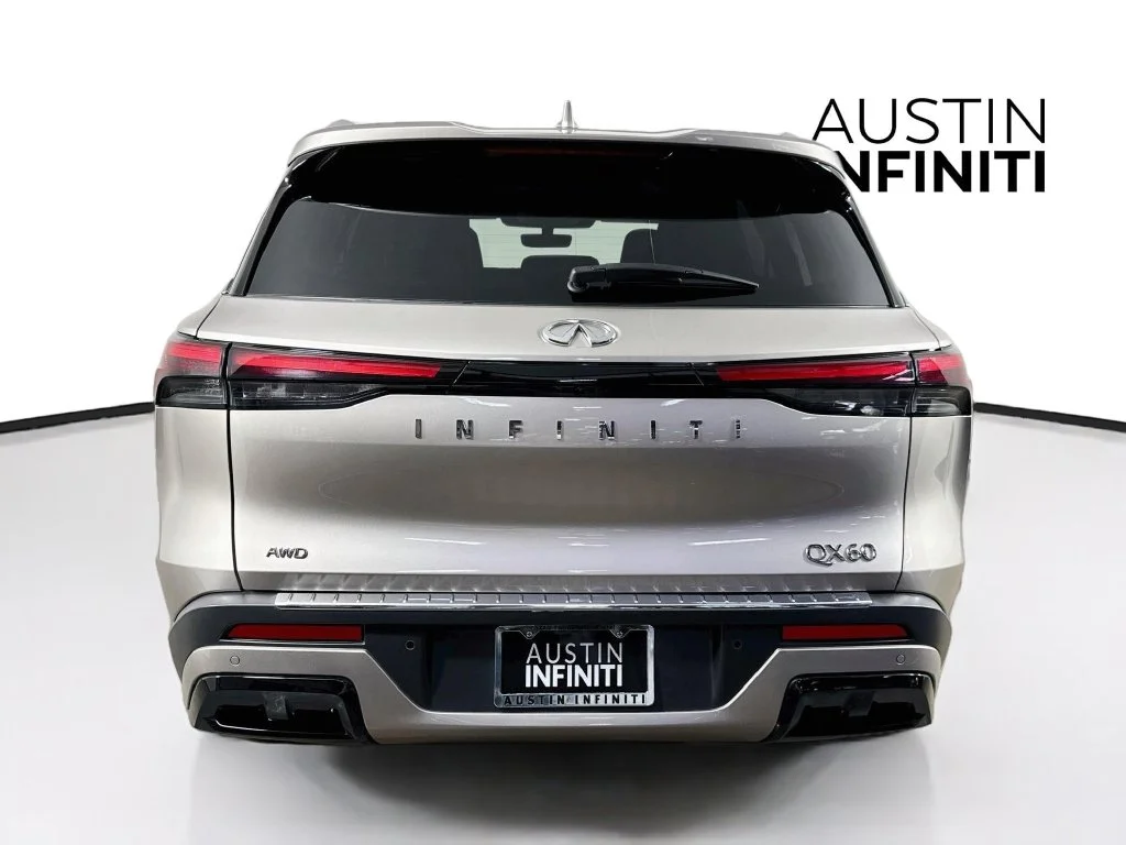 Certified Used 2023 Titanium INFINITI LUXE image 9