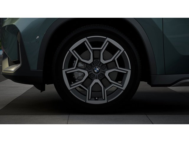 New 2027 Cape York Green Metallic BMW xDrive28i image 7