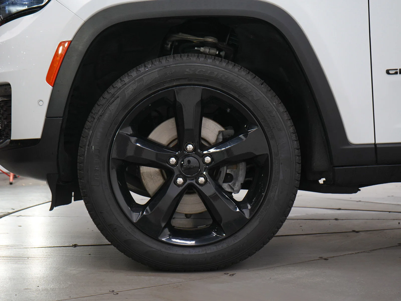 Used 2024 Bright White Clearcoat Jeep Limited image 30