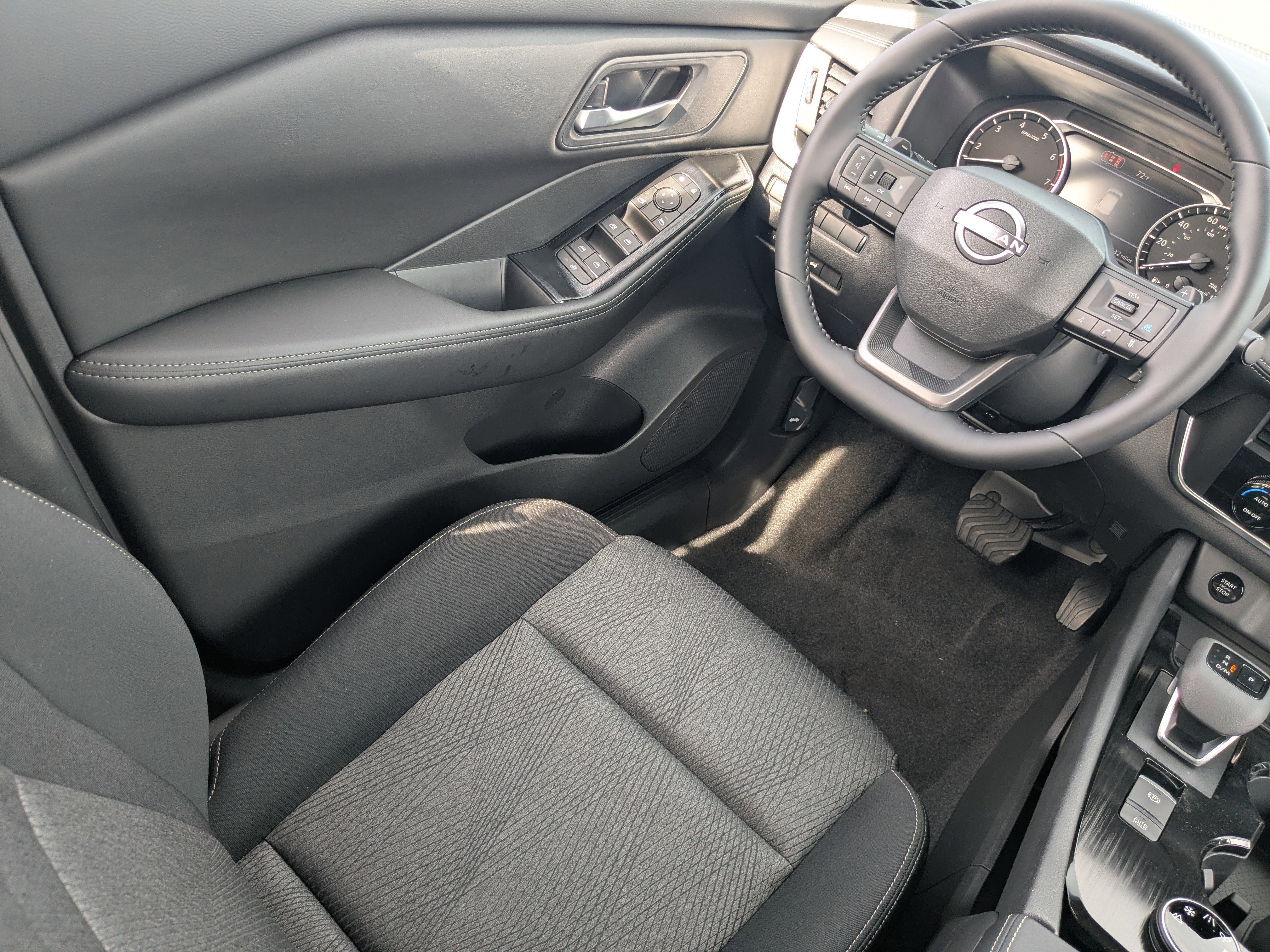 New 2026 Everest White Pearl Tricoat Nissan SV image 23