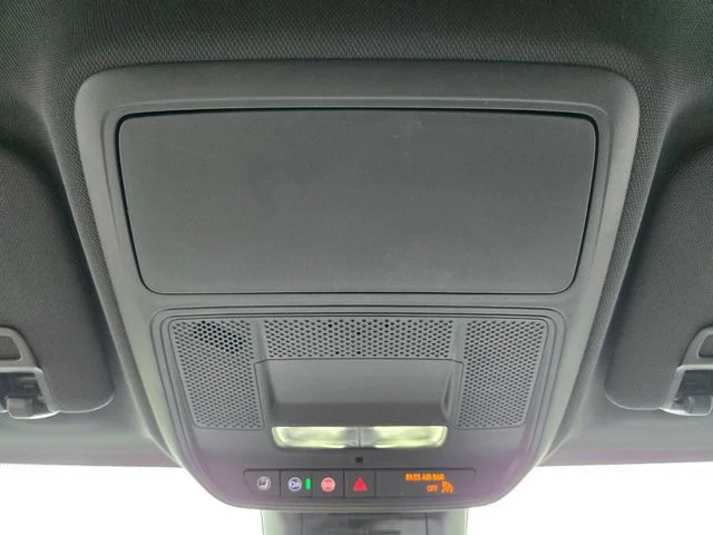 Used 2025 White GMC Elevation image 26
