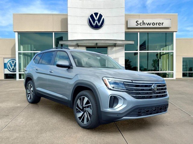New 2026 Silver Mist Metallic Volkswagen SE w/Technology 4M image 4