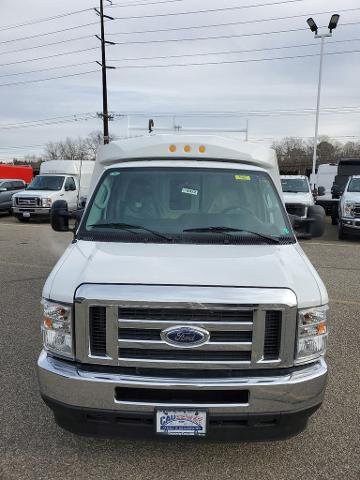 New 2025 Oxford White Ford E-350 SRW image 26