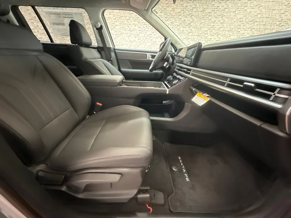 New 2027 Shimmering Silver Hyundai SEL image 12
