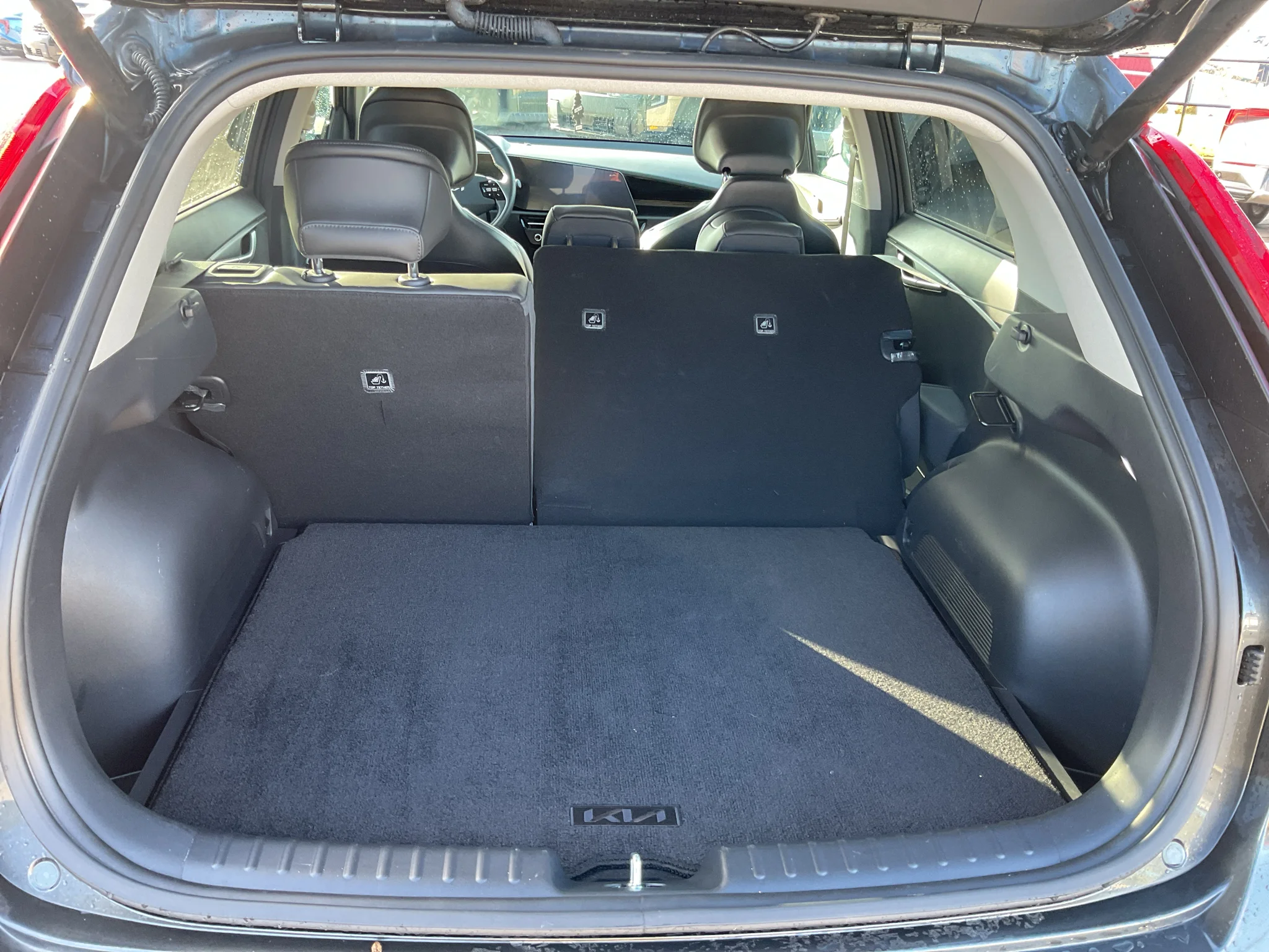 Certified Used 2025 Interstellar Gray Kia SX image 17
