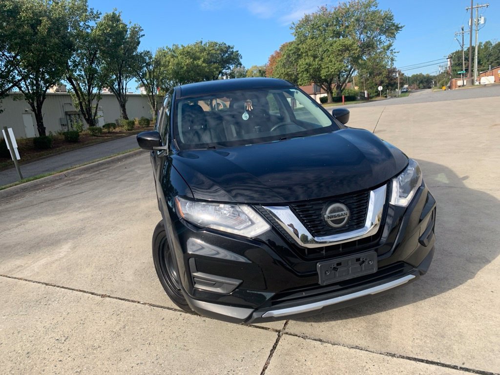 Used 2018 Black Nissan S image 7