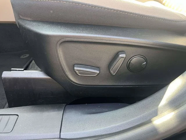 Used 2020 Agate Black Metallic Ford SE image 21