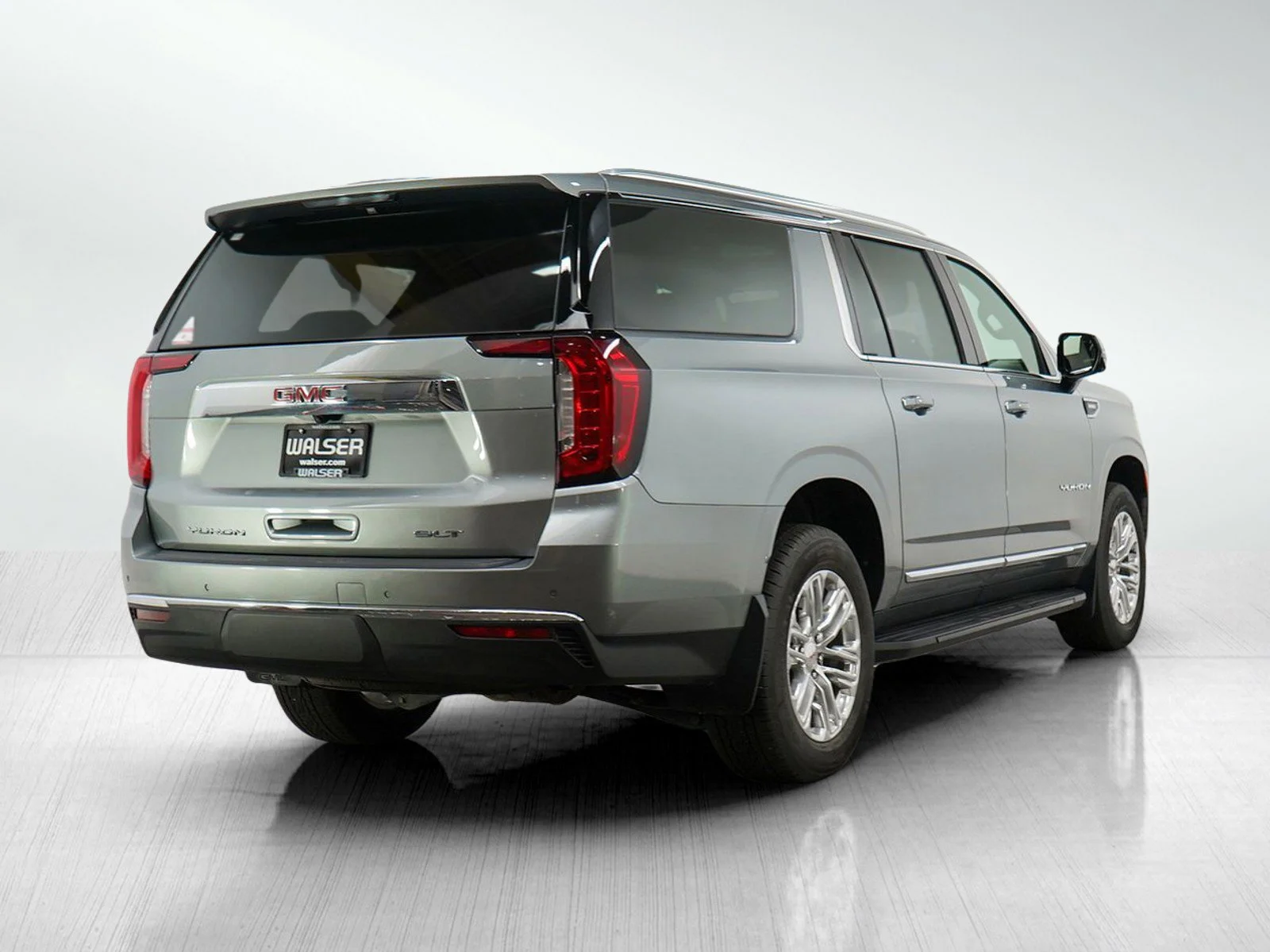 Used 2024 Silver GMC SLT image 5