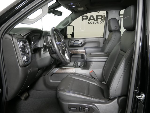 Used 2021 Ebony Twilight Metallic GMC Crew Cab Denali w/ Ultimate Pkg image 9