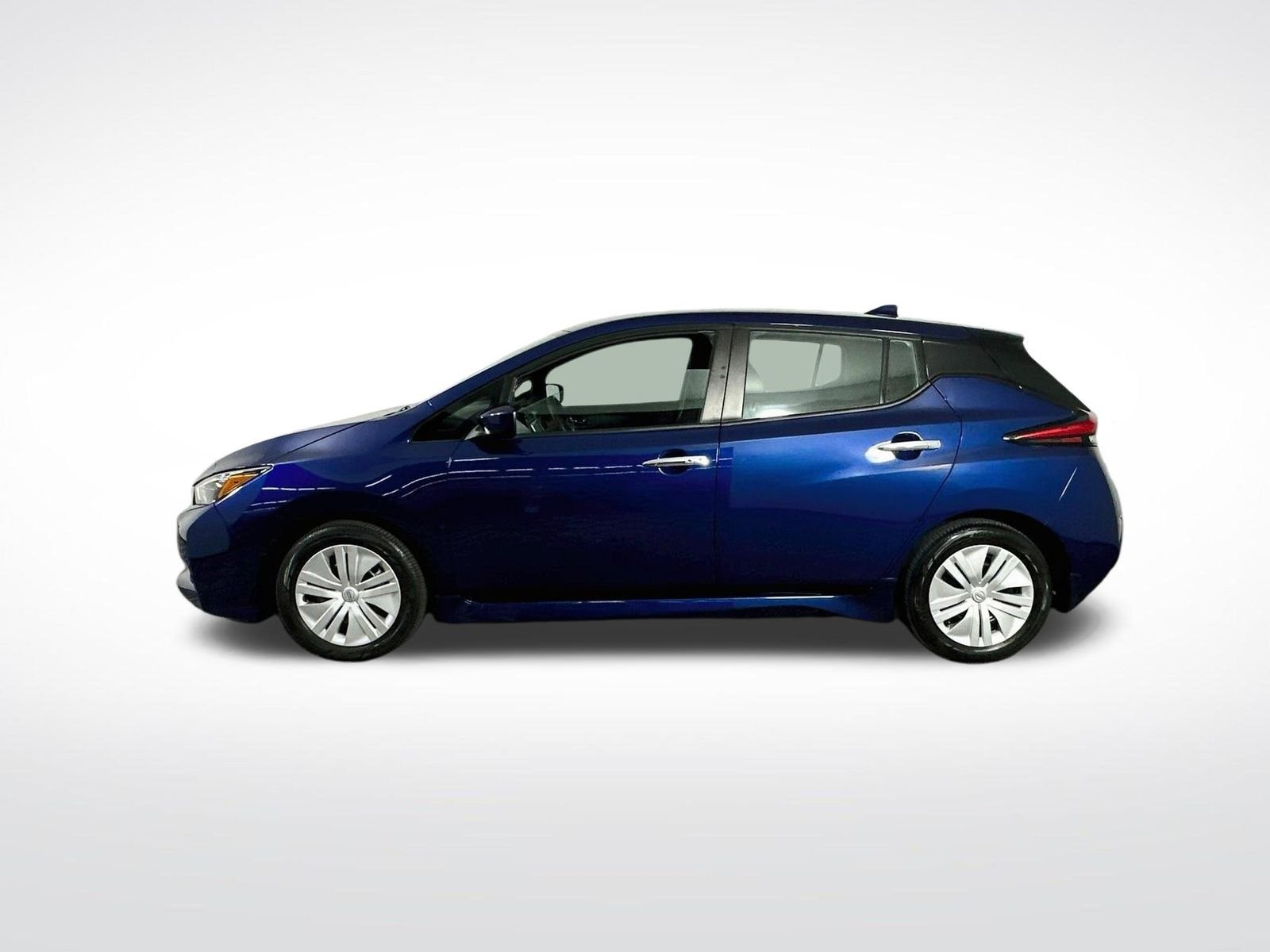 Used 2023 Deep Blue Pearl Nissan S image 5