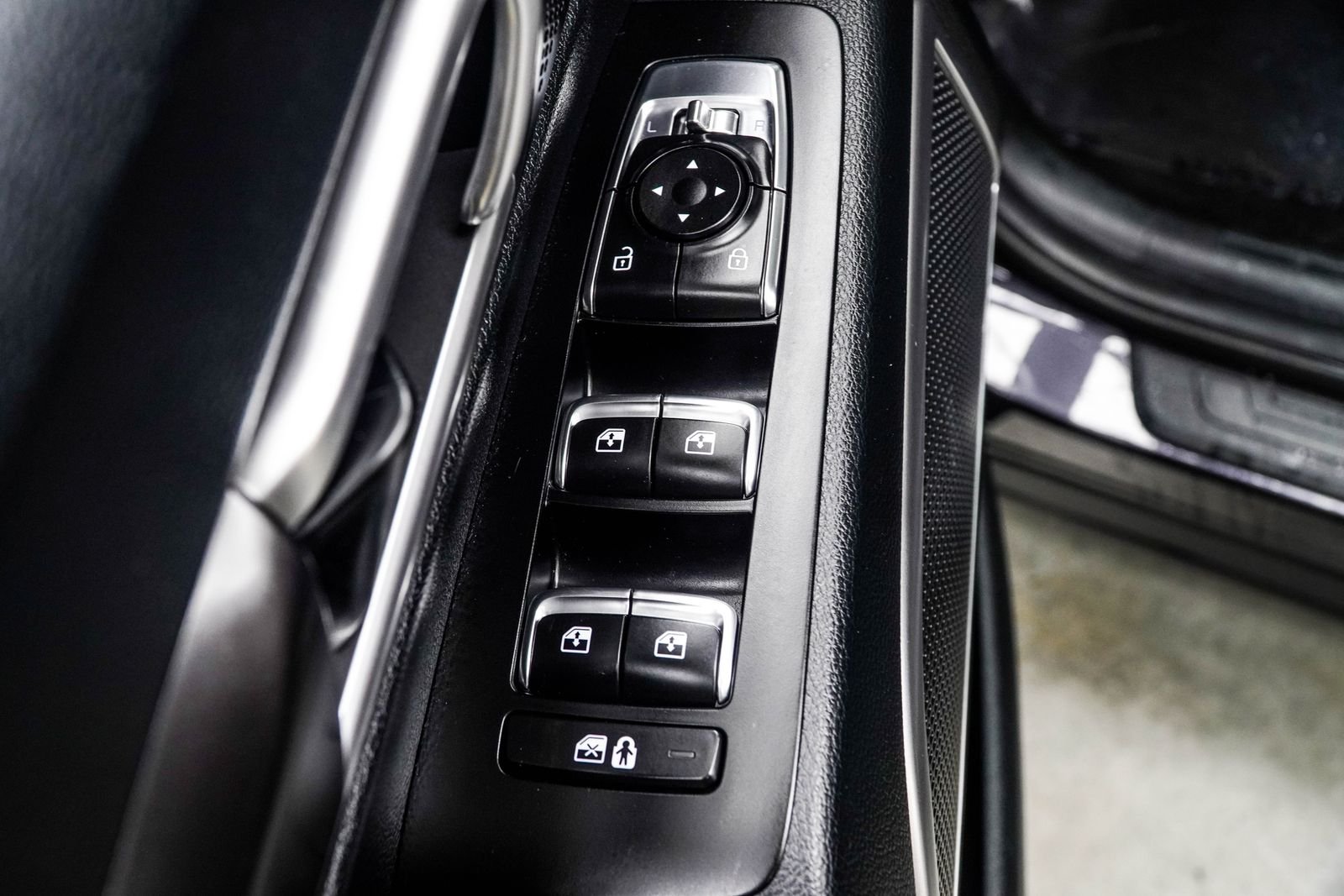 Used 2025 Gray Kia S image 32